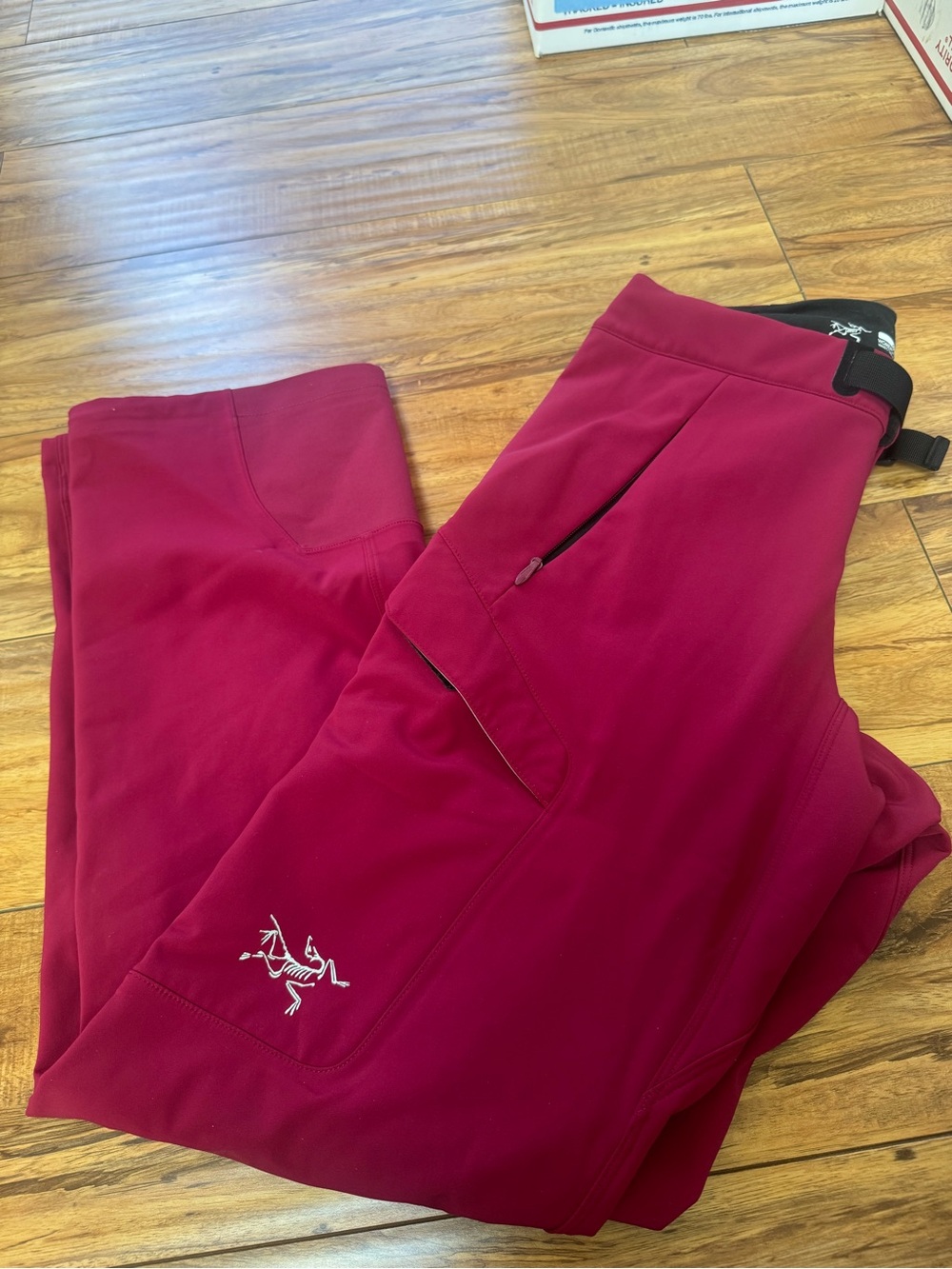 Arcteryx Women’s Ski Pants Berry Size 6 Winter Snow
Magenta Outdoor Softshell - Picture 3 of 6